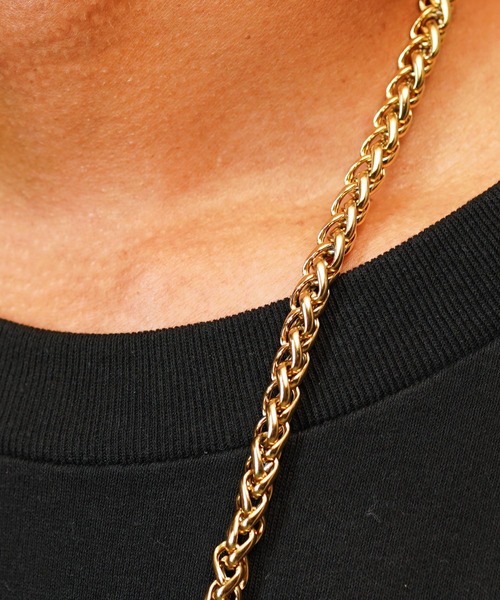 EF DOM TO DO（イーエフダムトゥードゥー）の「ツイストチェーンネックレス ステンレス ゴールド / 7mm幅（ネックレス・メンズ・ゴールド・50㎝/60cm）」の2枚目の写真