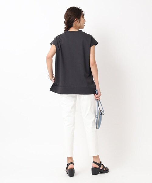 DRESKIP（ドレスキップ）の「◆大人の抜け感 フレンチスリーブ ゆるロゴTシャツ（Tシャツ/カットソー・レディース・ライトベージュ/オフホワイト/チャコールグレー/黄緑系・02/03/04）」の22枚目の写真