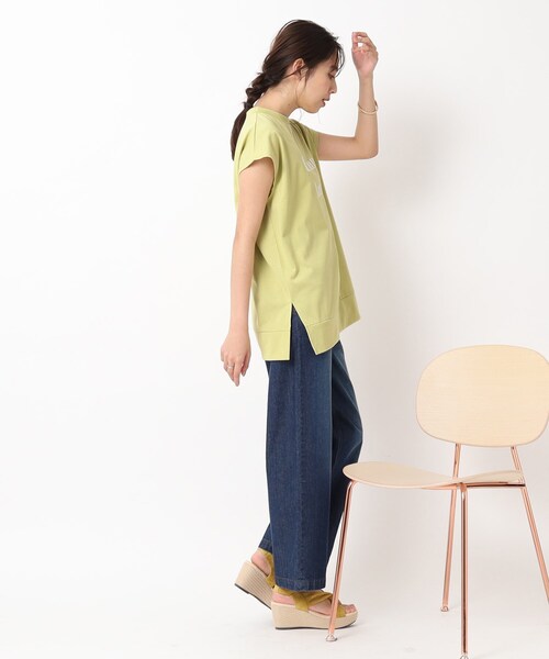 DRESKIP（ドレスキップ）の「◆大人の抜け感 フレンチスリーブ ゆるロゴTシャツ（Tシャツ/カットソー・レディース・ライトベージュ/オフホワイト/チャコールグレー/黄緑系・02/03/04）」の18枚目の写真