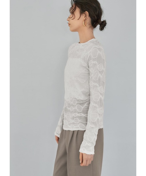 STYLE DELI(スタイルデリ)の「サークル柄シワ加工シアートップス(Tシャツ/カットソー・レディース・ブラック/アイボリー・S-M/M-L)」の5枚目の写真