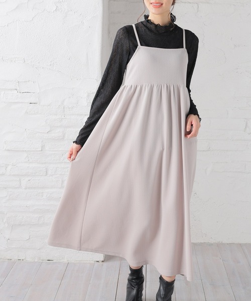 Honeys(ハニーズ)の「キャミワンピース(ワンピース・レディース・モカ/ブラック/グレイッシュベージュ・M/LL/L/S/3L)」の3枚目の写真