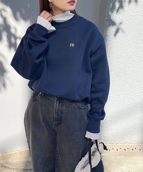 fredy emue（フレディエミュ）の「FR刺繍 起毛スウェット（スウェット・レディース・ライトグレー/グレー/ネイビー/ベビーピンク/サックスブルー・38）」の17枚目の写真