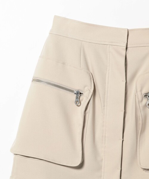 Ray BEAMS（レイビームス）の「Ray BEAMS / ジップ カーゴ ミニスカート（スカート・レディース・ベージュ/ブラック・1/0）」の19枚目の写真