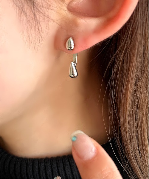 apres jour mignon（アプレジュールミニョン）の「【apresjour mignon×ARIAZ】ドロップモチーフピアス（ピアス（両耳用）・レディース・シルバー/ゴールド・ONESIZE）」の6枚目の写真