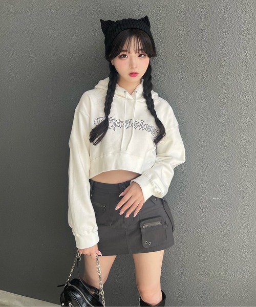 STRAY SHEEP（ストレイシープ）の「【STRAY SHEEP/ストレイシープ】ブレイクロゴクロップド丈パーカー/ショート丈フーディー（パーカー・レディース・ホワイト/ブラック・FREE）」の5枚目の写真