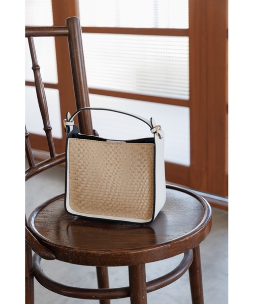 Andemiu(アンデミュウ)の「ザツザイハイショクBAG995247(かごバッグ・レディース・ブラウン/グリーン/ブラック/オフホワイト・FREE)」の2枚目の写真