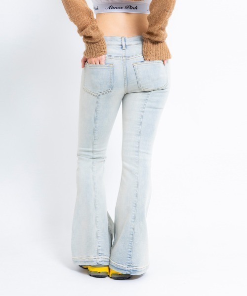 atmos pink（アトモスピンク）の「atmos pink フリンジ デニム フレアパンツ（デニムパンツ・レディース・ライトブルー/ブルー・M/S）」の8枚目の写真