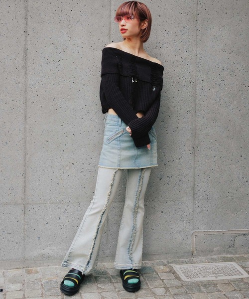 atmos pink（アトモスピンク）の「atmos pink フリンジ デニム フレアパンツ（デニムパンツ・レディース・ライトブルー/ブルー・M/S）」の11枚目の写真