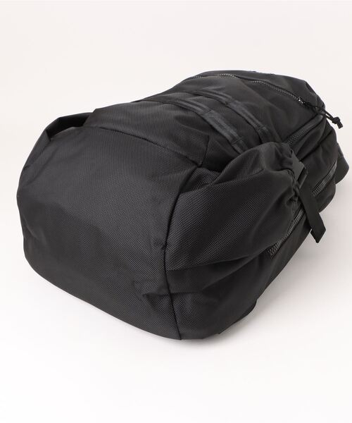 NEW ERA（ニューエラ）の「【NEW ERA/ニューエラ】URBAN PACK（バックパック/リュック・メンズ・ブラック/ホワイト・FREE）」の3枚目の写真
