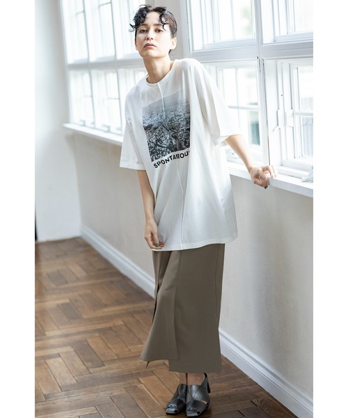 OSMOSIS（オズモーシス）の「ピンタックプリントTシャツ（Tシャツ/カットソー・レディース・ホワイト/ブラック/ライトベージュ・ONE SIZE）」の4枚目の写真