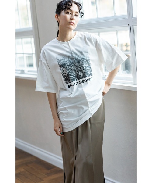 OSMOSIS（オズモーシス）の「ピンタックプリントTシャツ（Tシャツ/カットソー・レディース・ホワイト/ブラック/ライトベージュ・ONE SIZE）」の5枚目の写真