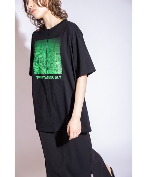 OSMOSIS（オズモーシス）の「ピンタックプリントTシャツ（Tシャツ/カットソー・レディース・ホワイト/ブラック/ライトベージュ・ONE SIZE）」の8枚目の写真