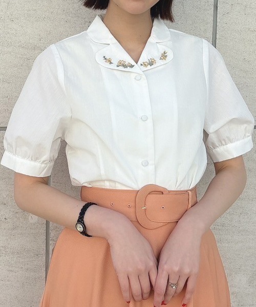 F i.n.t（フィント）の「フリージア刺繍ハート開衿ブラウス（シャツ/ブラウス・レディース・ピンクベージュ/オフホワイト・FREE）」の2枚目の写真