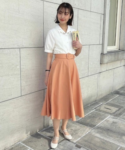 F i.n.t（フィント）の「フリージア刺繍ハート開衿ブラウス（シャツ/ブラウス・レディース・ピンクベージュ/オフホワイト・FREE）」の4枚目の写真