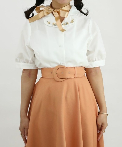 F i.n.t（フィント）の「フリージア刺繍ハート開衿ブラウス（シャツ/ブラウス・レディース・ピンクベージュ/オフホワイト・FREE）」の6枚目の写真