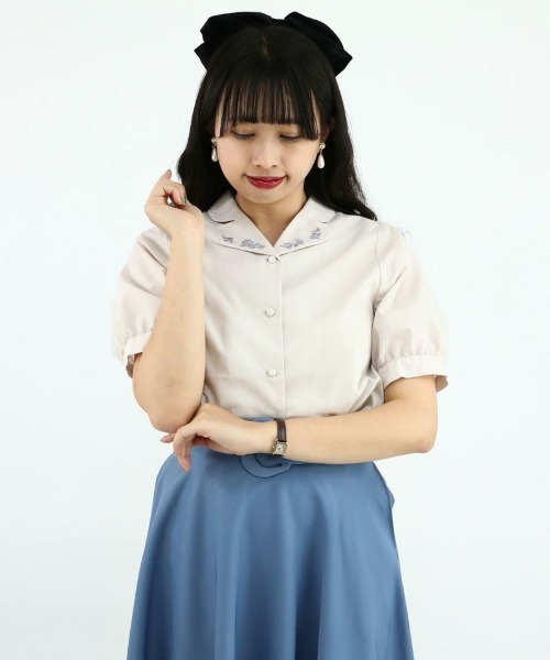 F i.n.t（フィント）の「フリージア刺繍ハート開衿ブラウス（シャツ/ブラウス・レディース・ピンクベージュ/オフホワイト・FREE）」の18枚目の写真