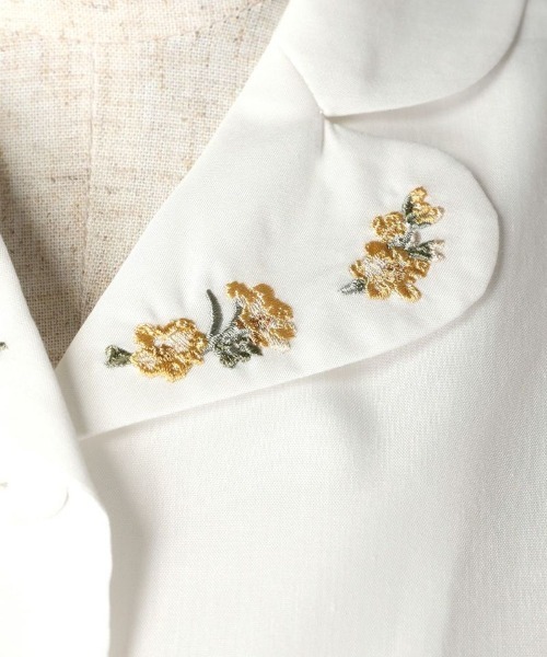 F i.n.t（フィント）の「フリージア刺繍ハート開衿ブラウス（シャツ/ブラウス・レディース・ピンクベージュ/オフホワイト・FREE）」の16枚目の写真