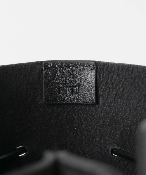 ITTI(イッチ)の「ITTI HERRIE KINCHAKU POUCH-PM(ショルダーバッグ・レディース・ブラック・-)」の7枚目の写真