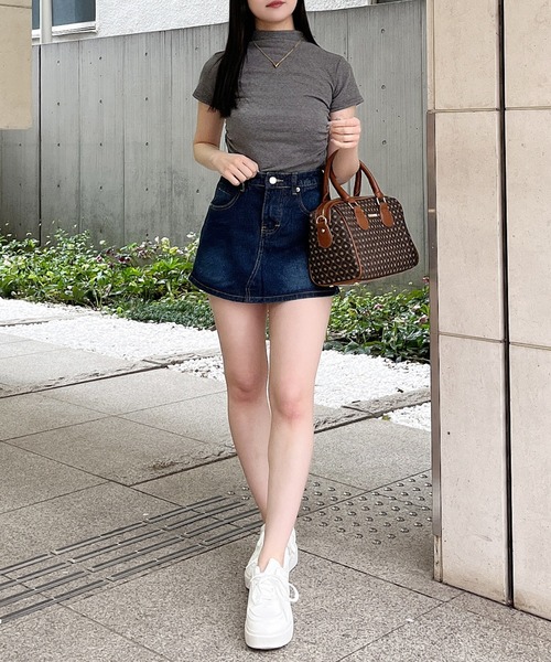 MIIA（ミーア）の「サイドギャザープチハイカットソー（Tシャツ/カットソー・レディース・ライトグレー/ブラック/オフホワイト・FREE）」の4枚目の写真