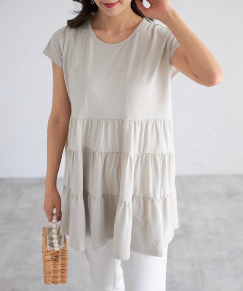 tocco closet(トッコ クローゼット)の「【ZOZO限定】ティアードチュニックトップス(Tシャツ/カットソー・レディース・チャコール/モカ/ブラック/グレイッシュベージュ・M)」の4枚目の写真