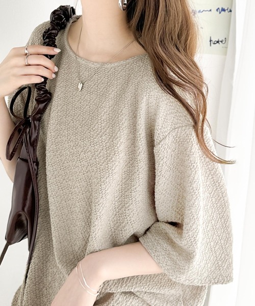 classicalelf(クラシカルエルフ)の「凸凹としたデザインが特別な雰囲気を纏う。シャーリング半袖Tシャツ(Tシャツ/カットソー・レディース・ブラック/グレイッシュベージュ/アイボリー・LARGE/MEDIUM/SMALL/X-LARGE)」の13枚目の写真