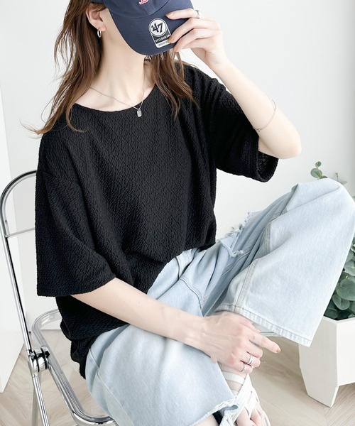classicalelf(クラシカルエルフ)の「凸凹としたデザインが特別な雰囲気を纏う。シャーリング半袖Tシャツ(Tシャツ/カットソー・レディース・ブラック/グレイッシュベージュ/アイボリー・LARGE/MEDIUM/SMALL/X-LARGE)」の11枚目の写真