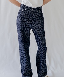 ELEY KISHIMOTO（イーリーキシモト）の「【ELEY KISHIMOTO＆JOHNBULL】レギュラーワイドパンツ（その他パンツ）」