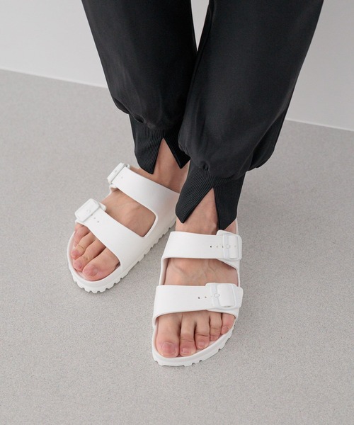 BIRKENSTOCK(ビルケンシュトック)の「【HEREIAM】BIRKENSTOCK(ビルケンシュトック)】/Arizona EVA(サンダル・レディース・ホワイト/ブラック・MEDIUM/SMALL)」の8枚目の写真