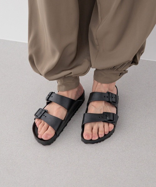 BIRKENSTOCK(ビルケンシュトック)の「【HEREIAM】BIRKENSTOCK(ビルケンシュトック)】/Arizona EVA(サンダル・レディース・ホワイト/ブラック・MEDIUM/SMALL)」の11枚目の写真