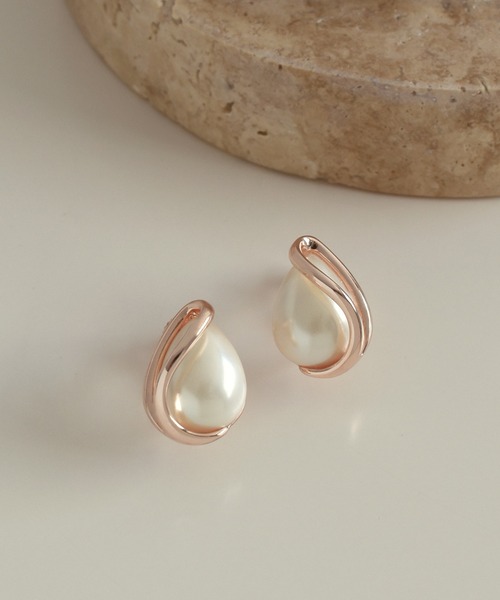 GOLDY(ゴールディ)の「レイヤード ライン パール イヤリング(イヤリング・レディース・ゴールド/ピンク系その他/シルバー・FREE)」の2枚目の写真