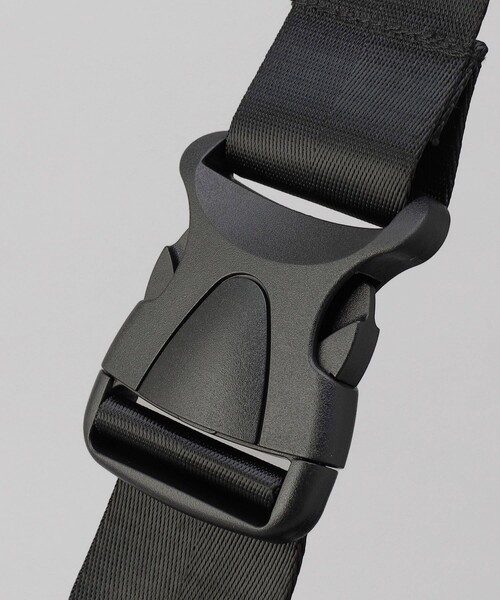 KiU（キウ）の「KiU/キウ FULL REF MESSENGER BAG/フルリフレクターメッセンジャーバッグ（ショルダーバッグ・メンズ・グレー/ブラック・ONE SIZE）」の8枚目の写真