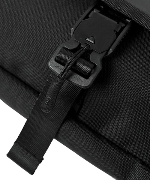 KiU（キウ）の「KiU/キウ FULL REF MESSENGER BAG/フルリフレクターメッセンジャーバッグ（ショルダーバッグ・メンズ・グレー/ブラック・ONE SIZE）」の15枚目の写真