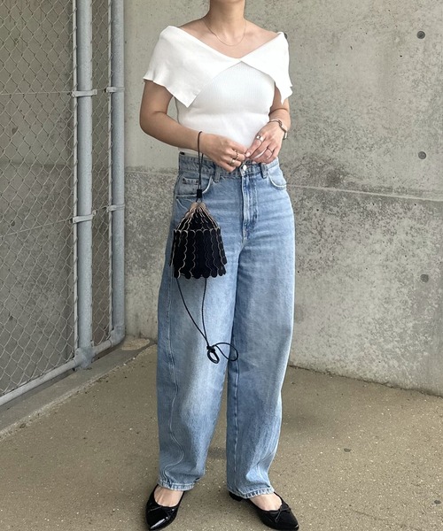 COMON+(コモンプラス)の「mikaさんコラボ ビッグカラーノースリーブニット(Tシャツ/カットソー・レディース・ブラック/オフホワイト・FREE)」の14枚目の写真