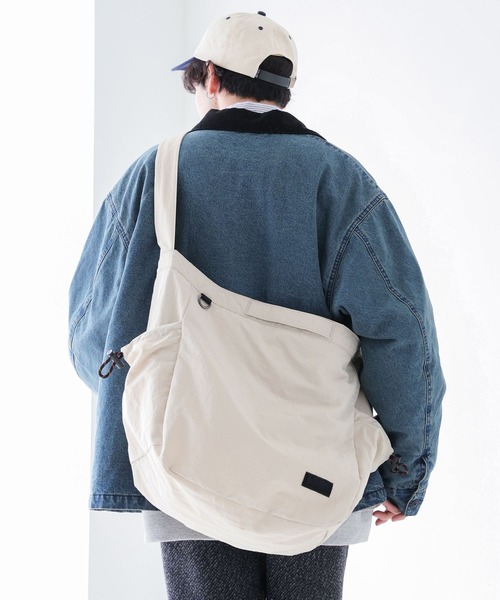 UNIVERSAL OVERALL（ユニバーサルオーバーオール）の「【UNIVERSAL OVERALL】2WAY/ナイロンショルダーバッグ（ショルダーバッグ・メンズ・オフホワイト/グレー/ブラック・FREE）」の11枚目の写真