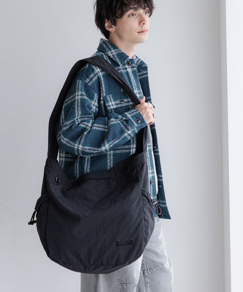 UNIVERSAL OVERALL（ユニバーサルオーバーオール）の「【UNIVERSAL OVERALL】2WAY/ナイロンショルダーバッグ（ショルダーバッグ・メンズ・オフホワイト/グレー/ブラック・FREE）」の13枚目の写真