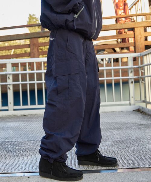 FFEIN(フェイン)の「【FFEIN(フェイン)】ナイロンテックワイドカーゴパンツ / ドローコード ブロークコア シティ ワンポイント シンプル ノームコア(カーゴパンツ・メンズ・グレー/ブラック/アイボリー/カーキ/ネイビー/ブラウン・SMALL/MEDIUM/LARGE/X-SMALL)」の13枚目の写真