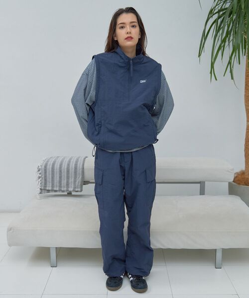 FFEIN(フェイン)の「【FFEIN(フェイン)】ナイロンテックワイドカーゴパンツ / ドローコード ブロークコア シティ ワンポイント シンプル ノームコア(カーゴパンツ・メンズ・グレー/ブラック/アイボリー/カーキ/ネイビー/ブラウン・SMALL/MEDIUM/LARGE/X-SMALL)」の12枚目の写真