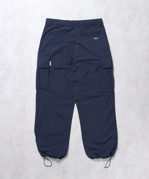 FFEIN(フェイン)の「【FFEIN(フェイン)】ナイロンテックワイドカーゴパンツ / ドローコード ブロークコア シティ ワンポイント シンプル ノームコア(カーゴパンツ・メンズ・グレー/ブラック/アイボリー/カーキ/ネイビー/ブラウン・SMALL/MEDIUM/LARGE/X-SMALL)」の17枚目の写真