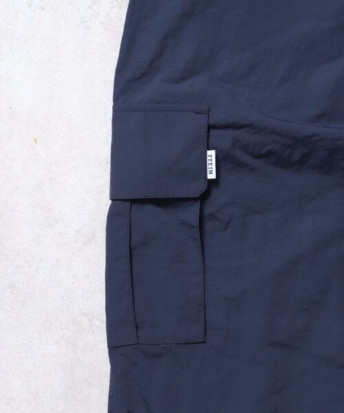 FFEIN(フェイン)の「【FFEIN(フェイン)】ナイロンテックワイドカーゴパンツ / ドローコード ブロークコア シティ ワンポイント シンプル ノームコア(カーゴパンツ・メンズ・グレー/ブラック/アイボリー/カーキ/ネイビー/ブラウン・SMALL/MEDIUM/LARGE/X-SMALL)」の18枚目の写真