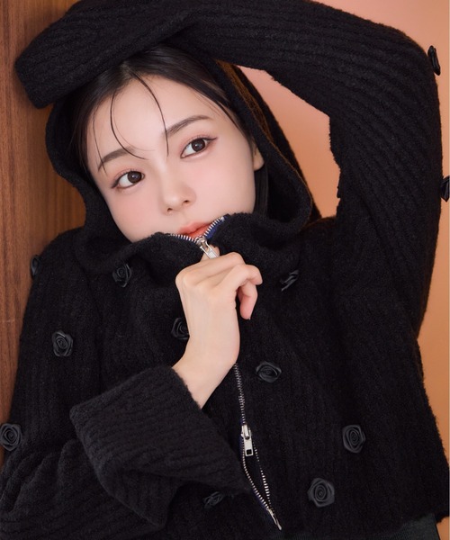 one after another NICE CLAUP(ワンアフターアナザーナイスクラップ)の「ローズニットパーカー(パーカー・レディース・ピンク/ブラック/オフホワイト・FREE)」の16枚目の写真