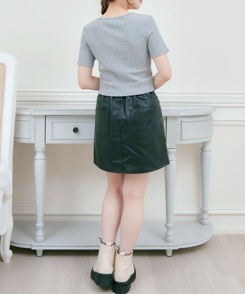 ems excite(エムズエキサイト)の「ハトメレースアップCT(Tシャツ/カットソー・レディース・ダークグレー/ブラック/オフホワイト・FREE)」の18枚目の写真