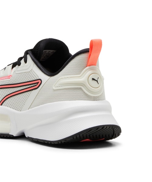PUMA(プーマ)の「PUMA プーマ ウィメンズ トレーニング パワーフレーム 3 シューズ(スニーカー・レディース・プラム/グレー系その他/ブラック系その他・22.5cm/23.5cm/24.0cm/25.0cm/24.5cm/23.0cm/22.0cm/25.5cm)」の13枚目の写真