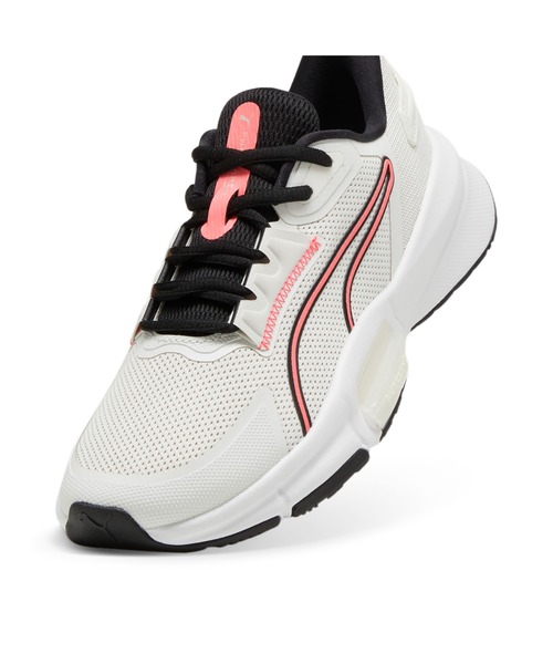 PUMA(プーマ)の「PUMA プーマ ウィメンズ トレーニング パワーフレーム 3 シューズ(スニーカー・レディース・プラム/グレー系その他/ブラック系その他・22.5cm/23.5cm/24.0cm/25.0cm/24.5cm/23.0cm/22.0cm/25.5cm)」の16枚目の写真