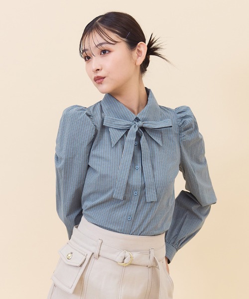 REDYAZEL（レディアゼル）の「リボンタイパフスリーブブラウス（シャツ/ブラウス・レディース・ベージュ系その他/オフホワイト/ネイビー系・FREE）」の3枚目の写真