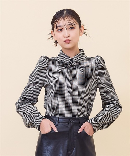 REDYAZEL（レディアゼル）の「リボンタイパフスリーブブラウス（シャツ/ブラウス・レディース・ベージュ系その他/オフホワイト/ネイビー系・FREE）」の17枚目の写真