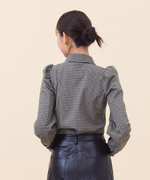 REDYAZEL（レディアゼル）の「リボンタイパフスリーブブラウス（シャツ/ブラウス・レディース・ベージュ系その他/オフホワイト/ネイビー系・FREE）」の19枚目の写真