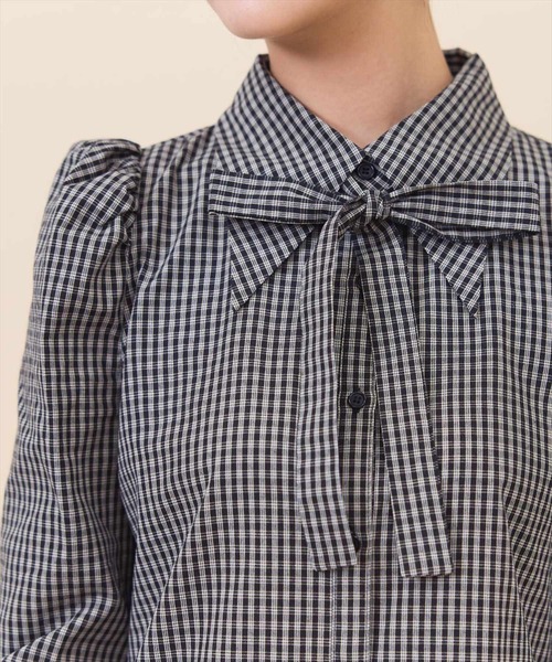 REDYAZEL（レディアゼル）の「リボンタイパフスリーブブラウス（シャツ/ブラウス・レディース・ベージュ系その他/オフホワイト/ネイビー系・FREE）」の21枚目の写真