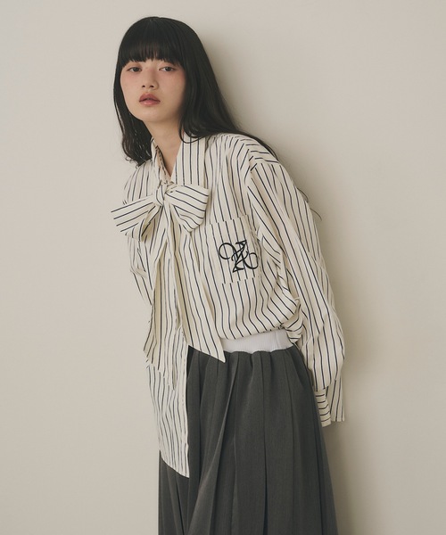VIOLETTA（ヴィオレッタ）の「ストライプ柄ボウタイシャツ（シャツ/ブラウス・レディース・アイボリー/ブルー・FREE）」の15枚目の写真
