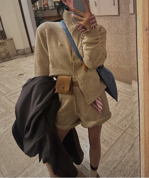 ハイネックシングルブレスト2点セットアップニット