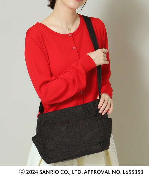 ITS'DEMO（イッツデモ）の「◆【ハローキティコラボ】ロゴキルト舟型ショルダー（ショルダーバッグ・レディース・ブラック/アイボリー/ピンク系・00）」の2枚目の写真